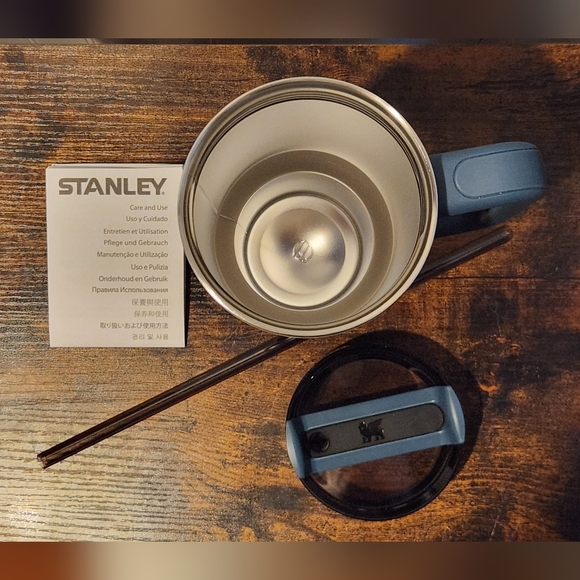 NWT Stanley 40oz Blue Spruce Navy Quencher H2.0 FlowState Tumbler w Straw - Picture 3 of 5
